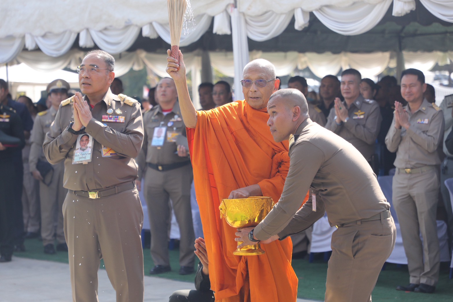 title - ส.ป.ก. เข้าร่วมพิธีเปิดสำนักงานฯ พร้อมมอบเอกสารสิทธิ์ การใช้ประโยชน์ที่ดิน (ส.ป.ก.) และประชุมการติดตามการดำเนินงานตามแผนปฏิบัติการพัฒนาพื้นที่สถานีวิจัยการเกษตรและพัฒนาโครงการหลวงโนนดินแดง ณ จังหวัดบุรีรัมย์